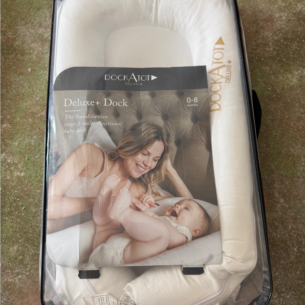 Deluxe+ Dock - White